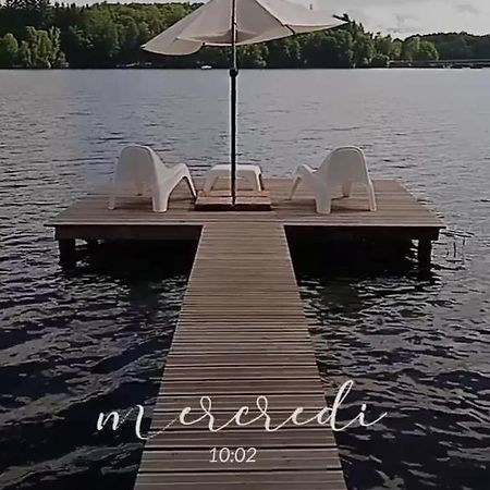 Neuvic  Ma Cabane Au Bord Du Lac מראה חיצוני תמונה